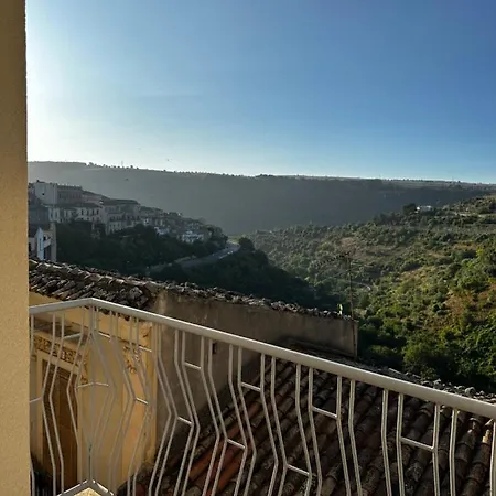 Oda ve Kahvaltı Terrazza Torrenuova Ibla